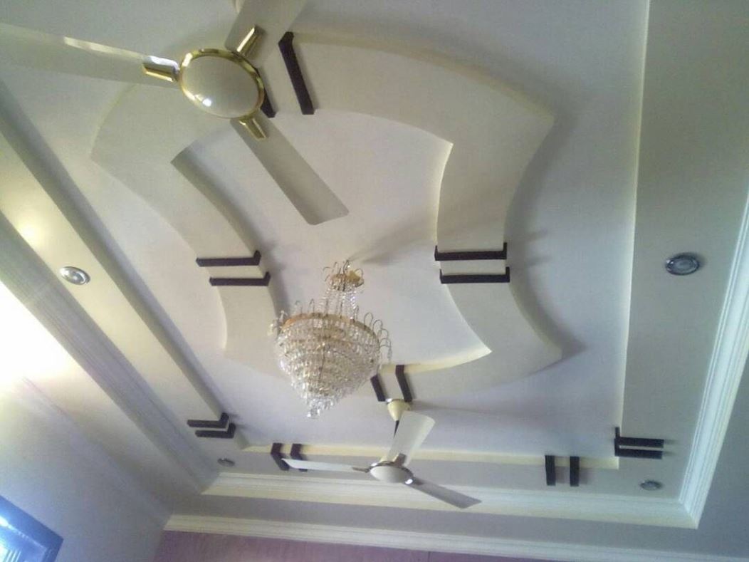 Installation of a false ceiling